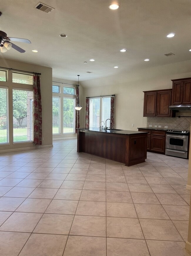 5551 Linden Rose Ln