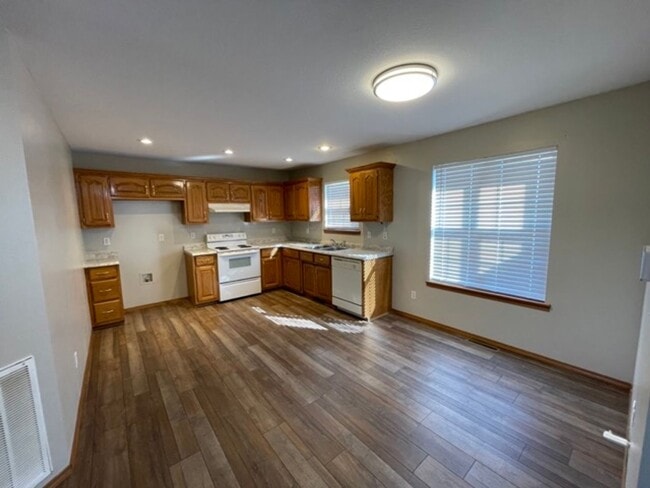 Photo - FOR LEASE. VERY NICE 3 BEDROOM 2 BATH HOME IN CARL JUNCTION-$1350 RENT-$1350 DEPOSIT