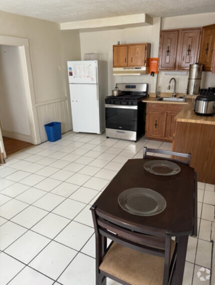 Building Photo - 1.0 bedroom in Cambridge Massachusetts 02141 Rental