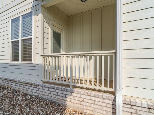 Photo - 2809 SW Hampshire Ave