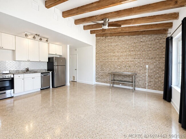 900 SE 12th St
