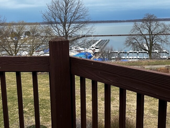 Photo - 634 W 2nd St