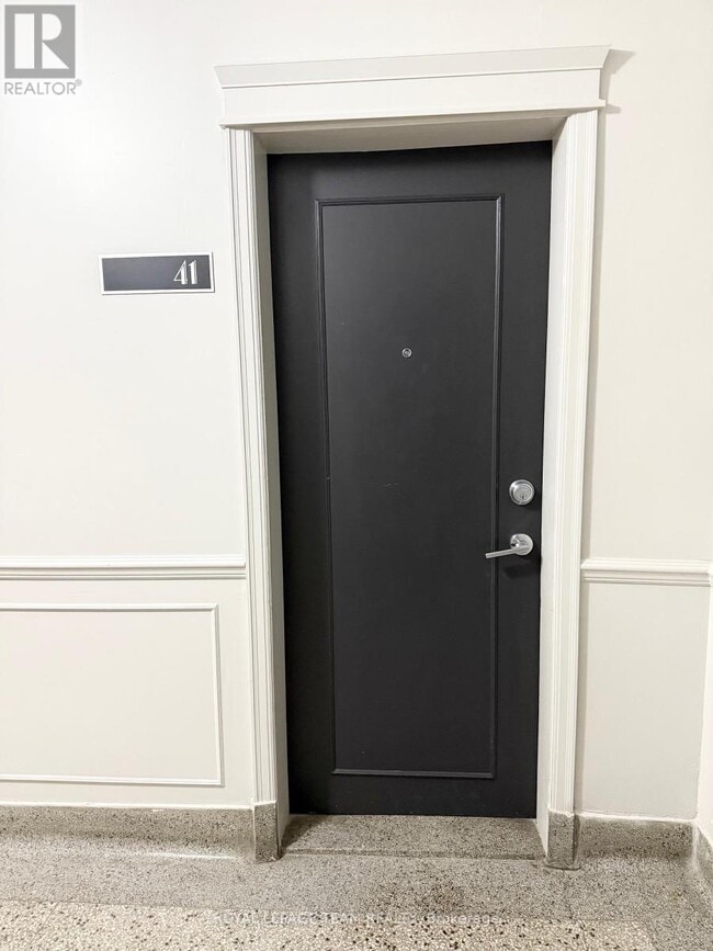 Photo - 255 Metcalfe St