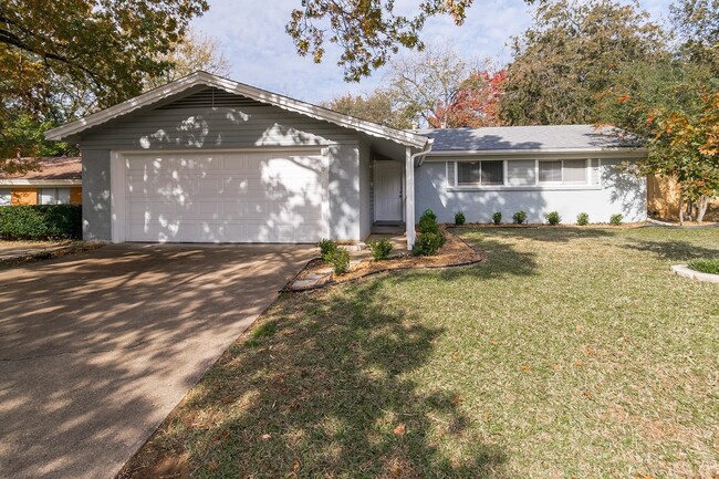 Beautiful Home in Arlington ISD. - Beautiful Home in Arlington ISD.