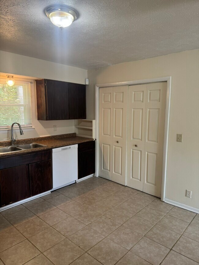 Photo - 1310 Ewing Creek Dr