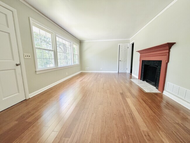 Photo - 836 Delverton Rd