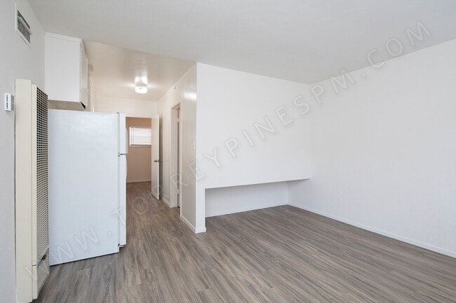 Photo - *OPEN HOUSE: 10/25 11AM-12PM* Cottage with... Unit 1528 1/2