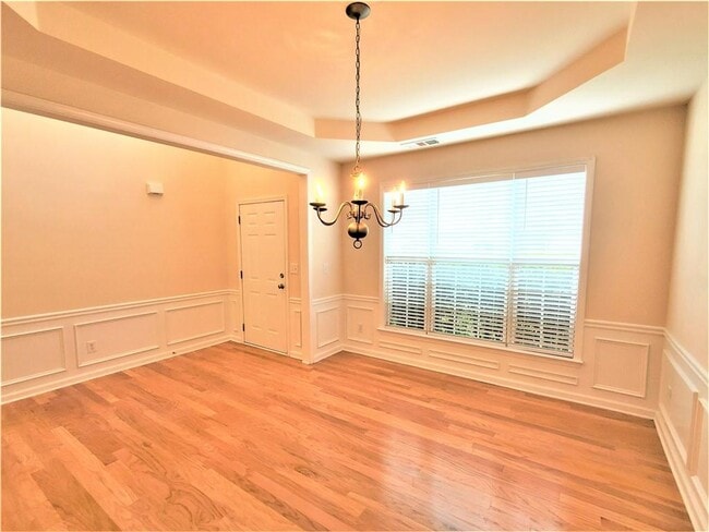 Photo - 545 Friars Head Dr NE