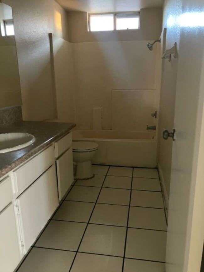 Photo - AMAZING HOUSE IN NICE COMMUNITY!!