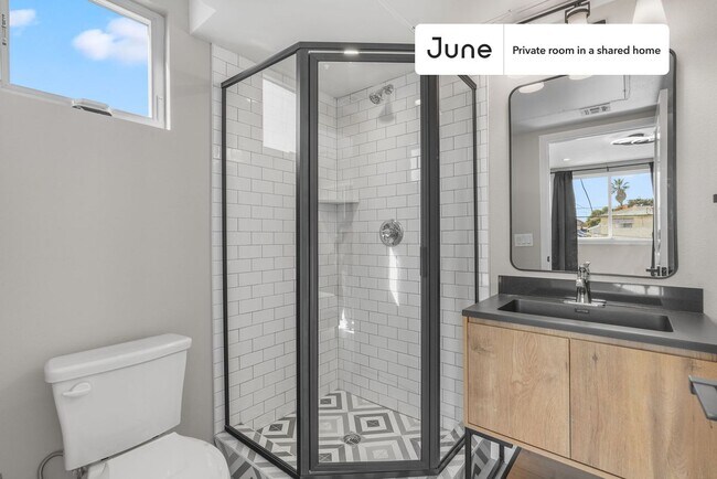 Room in Shared 5 bed/5 bath home in Boyle Heights