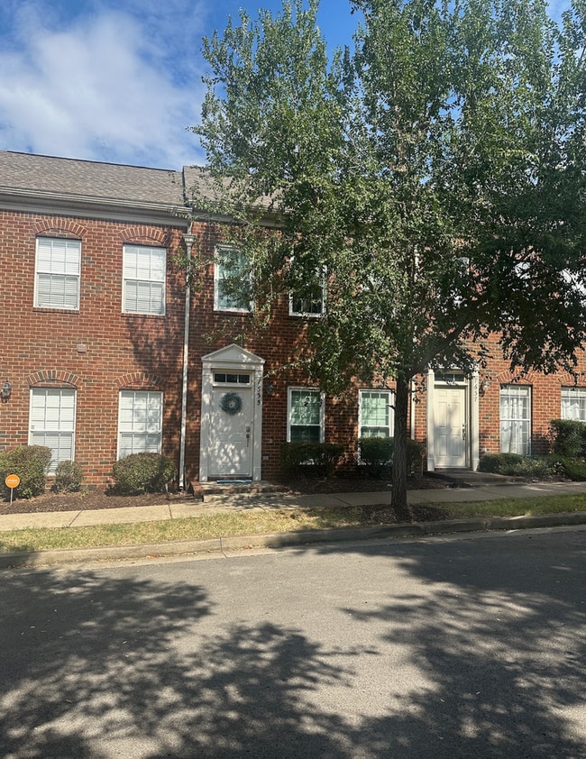 Building Photo - Charming Lenox Village Townhome – 2 Bed, 2...