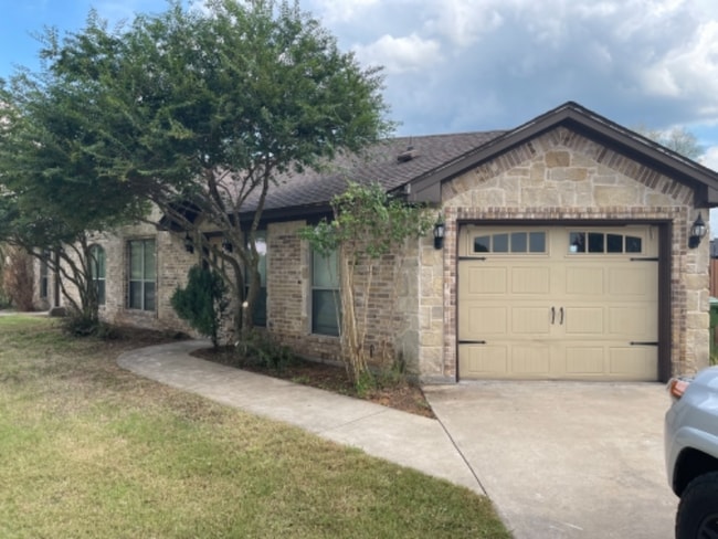 600 Hilltop Dr
