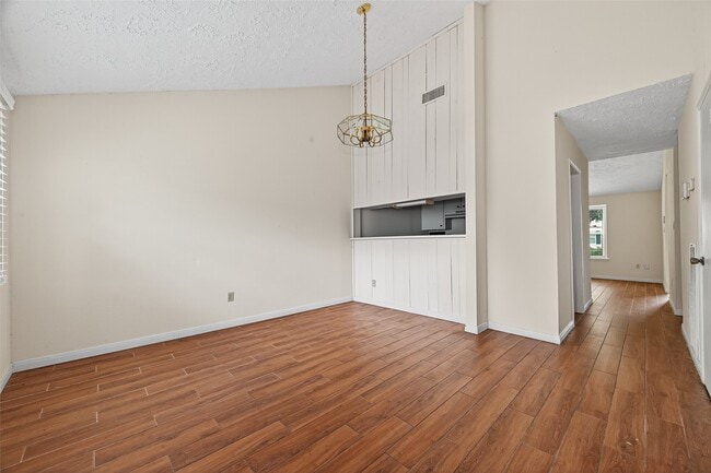 Photo - 10913 Bexley Dr