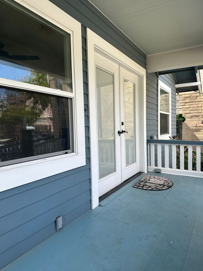 Photo - Downtown Craftsman - Live/Work - Zoned Mix...