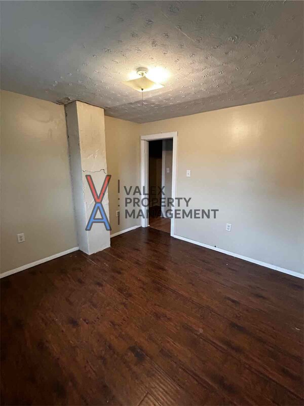 Photo - 121 Dundaff St