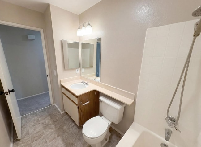 Photo - 1938 Gordon Ct