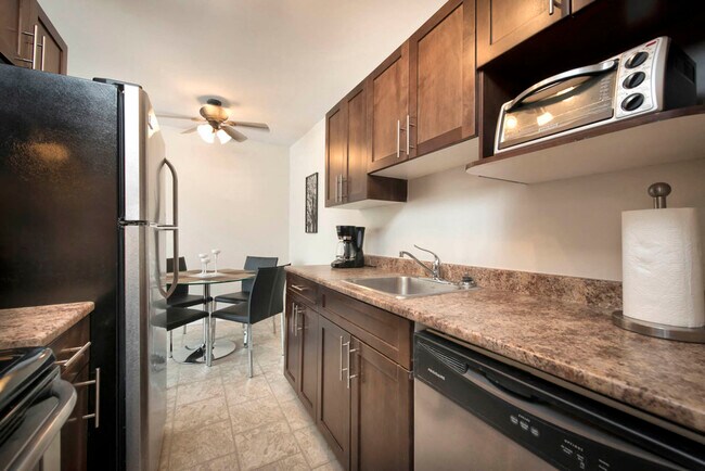 2BDR - Kitchen - 433 Edison Apartment