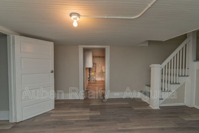 Photo - 1545 Heath St