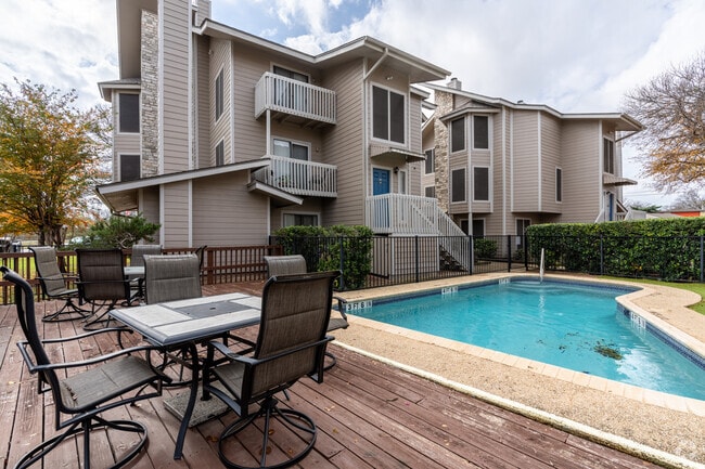 Piscina - Cedar Station Apartments
