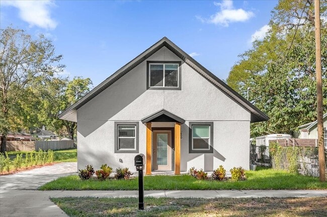 Building Photo - 600 N Lakewood Ave