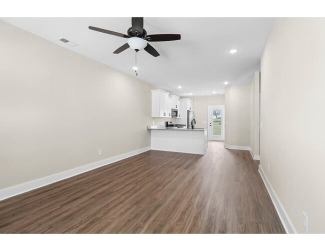 Photo - 1007 Oak St