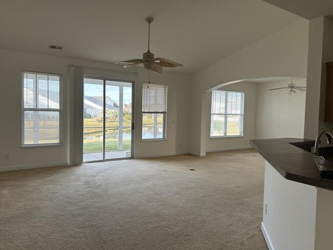 Photo - 433 Tiburon Dr