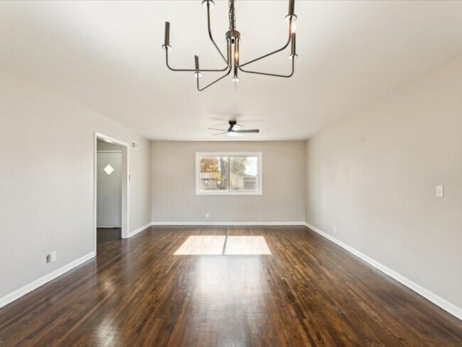 Photo - 411 W 46th St