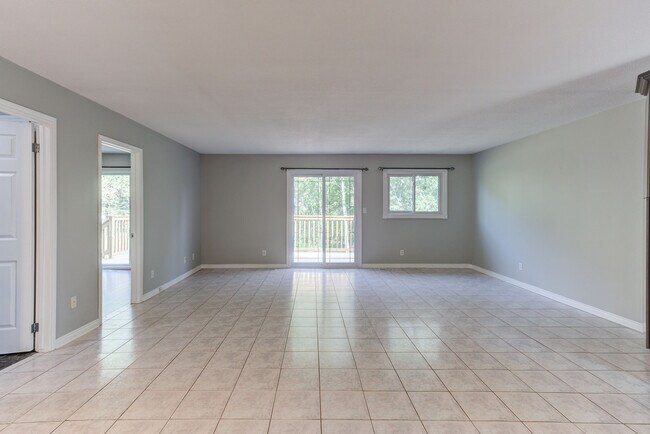 Photo - 1529 Olivia St