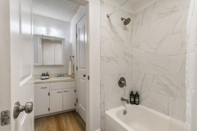 Photo - 15706 Ash Way Unidad ID1234677P