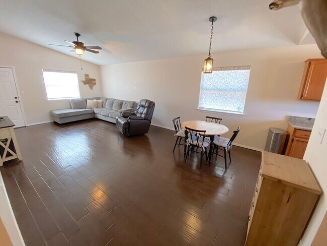 Photo - Northeast El Paso 3 bed with Refrig A/C Casa