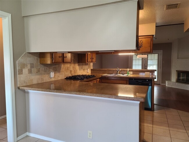 Photo - 5303 Little John Ln