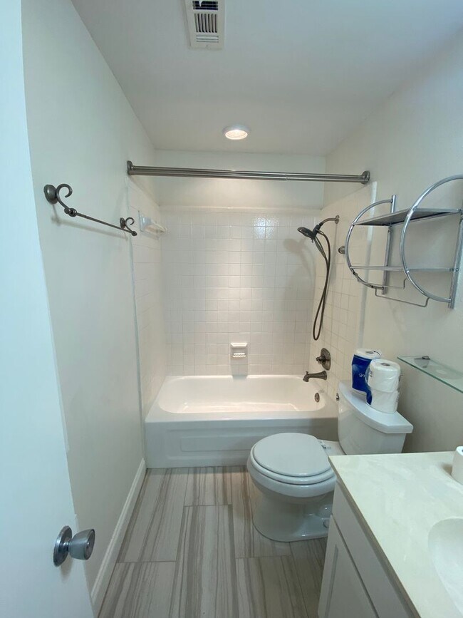 Photo - 2906 West Ave Unit 2906 West Ave