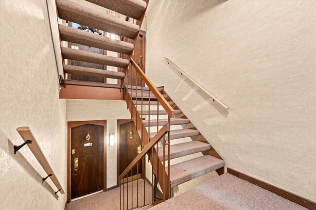 Photo - 893 Cliffs Dr Unit 107