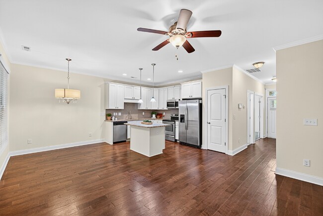 Photo - 4416 Nicolas Pl