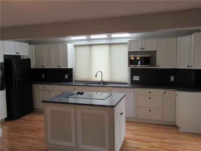 Photo - 189 Curry Rd