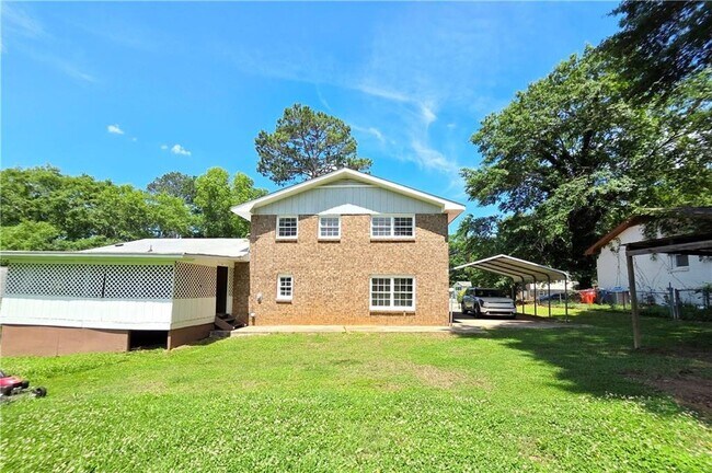 Photo - 6684 Londonderry Dr