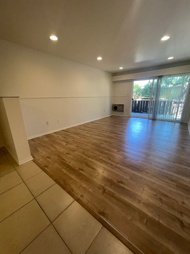 1010 W MacArthur Blvd