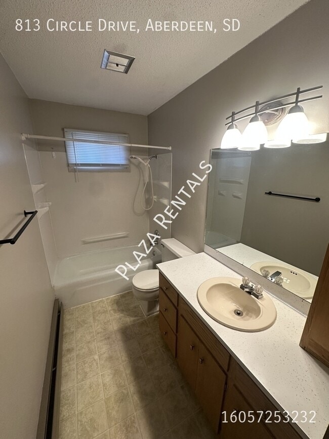 Photo - 905 N Main St Unit 2