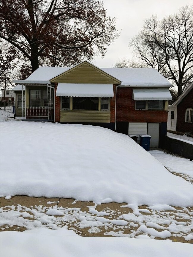 Building Photo - Spacious 2 Bedroom Rental!