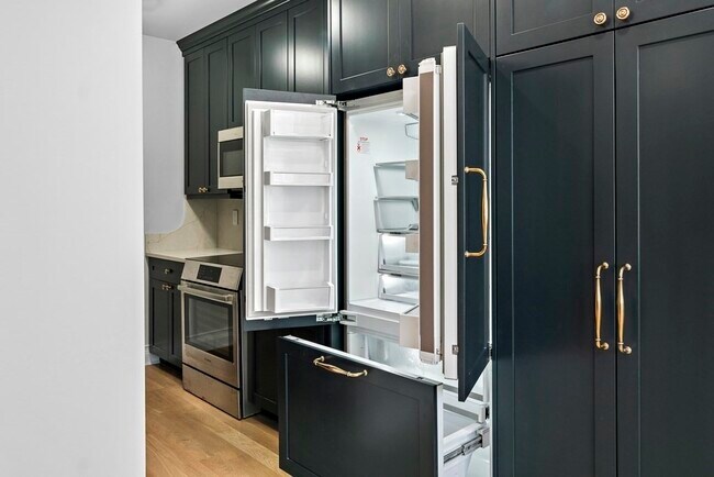 Photo - 100 E Brookline St Unit 4