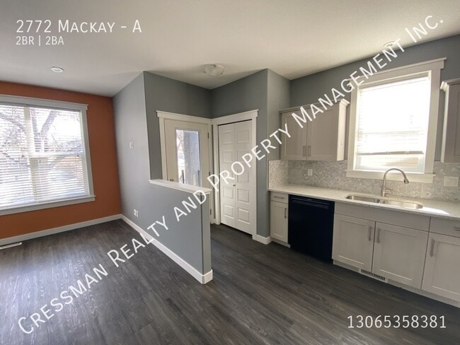 Photo - 2 bedroom 2 Bath Main floor unit in Regina SK.