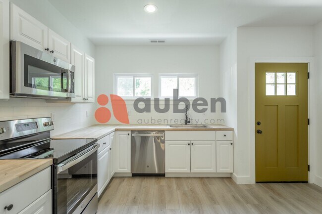 Photo - 1813 E 4th St