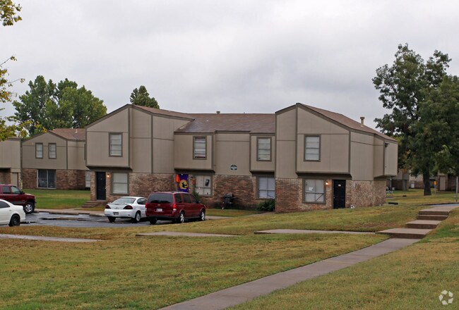 Western Pines Apartments - Western Pines Apartments