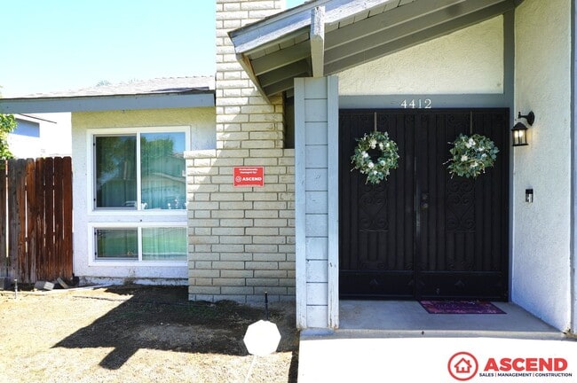 Photo - Cozy 3BD/2BA Home in Bakersfield's 93306 — Fully Equipped, Fireplace, Solar & All Pets Welcome!
