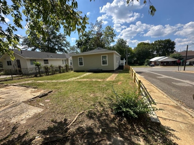 Photo - 1601 Center St S