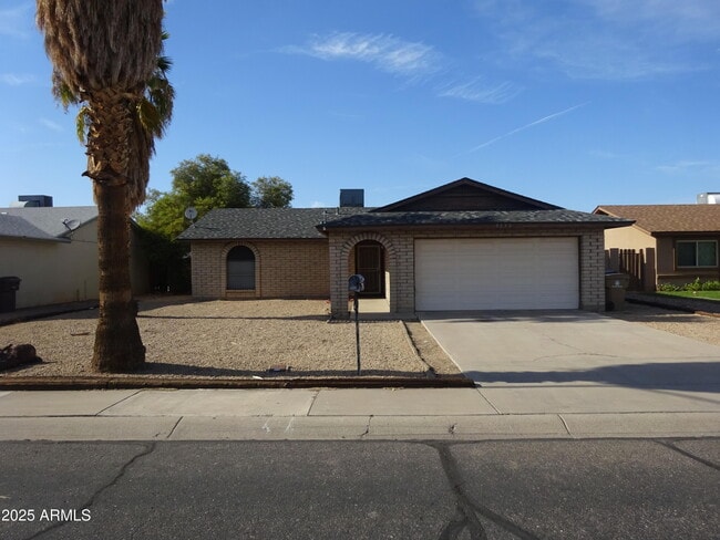 Building Photo - 9130 W Cameron Dr Rental