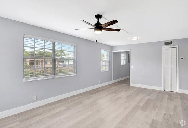 Building Photo - 549 21st St Rental