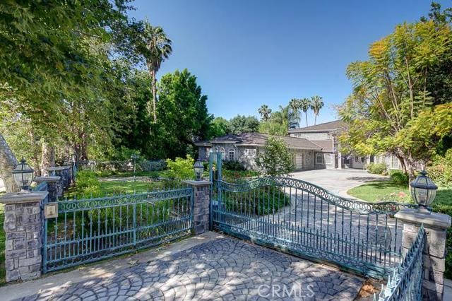 Photo - 1601 Highland Oaks Dr