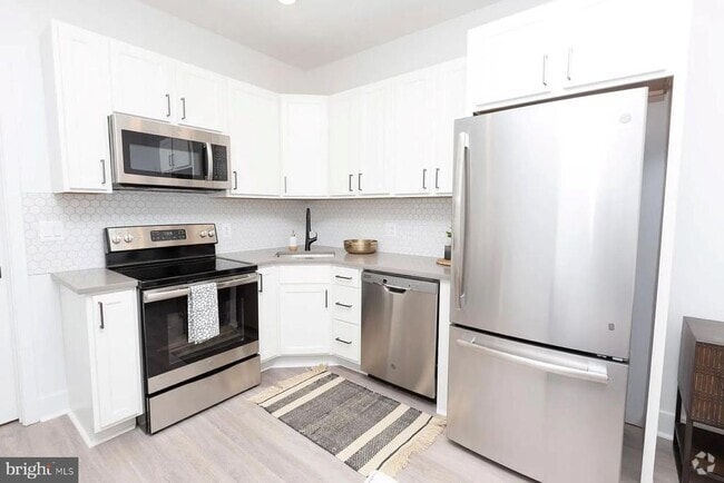 Building Photo - 1742 Fleet St Unit 203 Rental