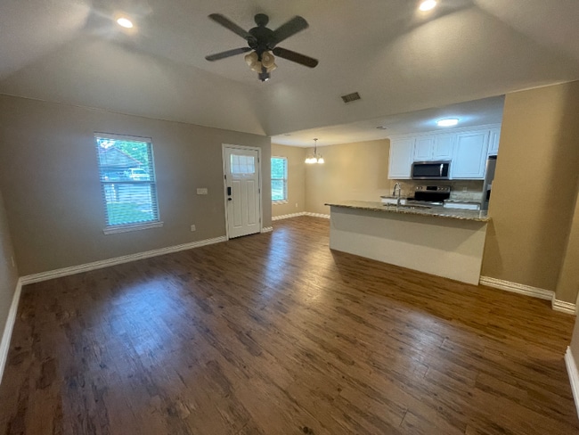 Photo - 408 W Johnson St